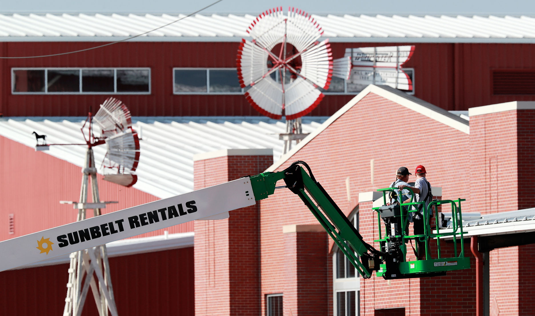 082119_StateFairSetUp003_bjs.JPG
